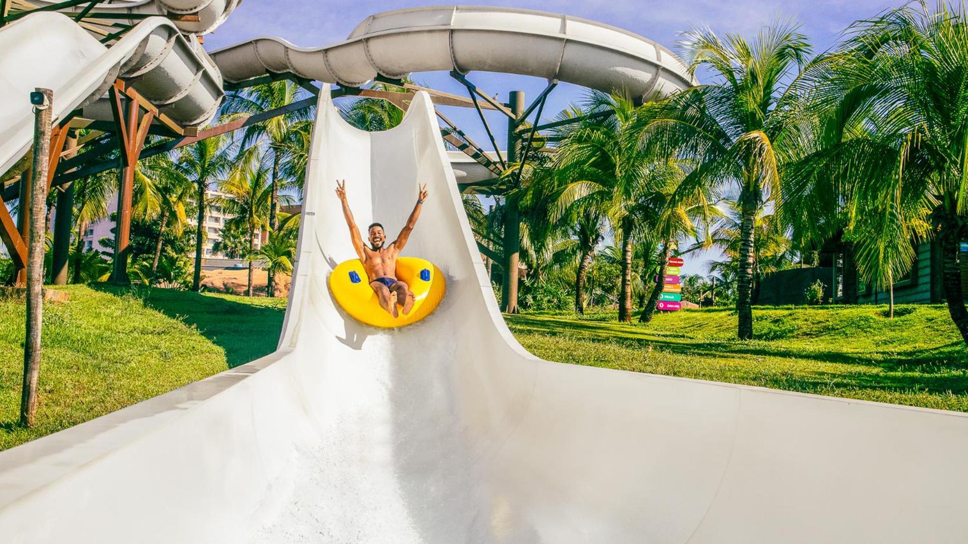 Olímpia Hot Beach Resort מראה חיצוני תמונה A water slide